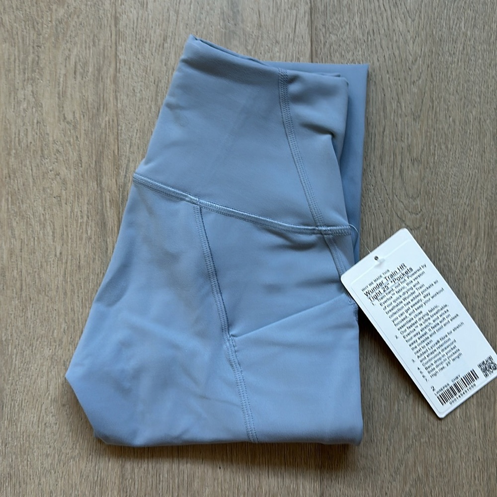 NWT wunder train pocket 25" chambray size 2 lululemon